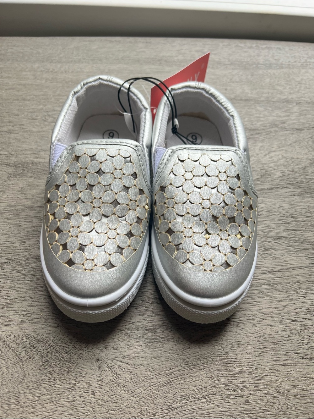 Girls Metallic Silver Slip-On Sneakers